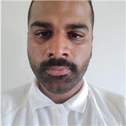 “English speaker with 10 years studies in English as first language in different countries .
